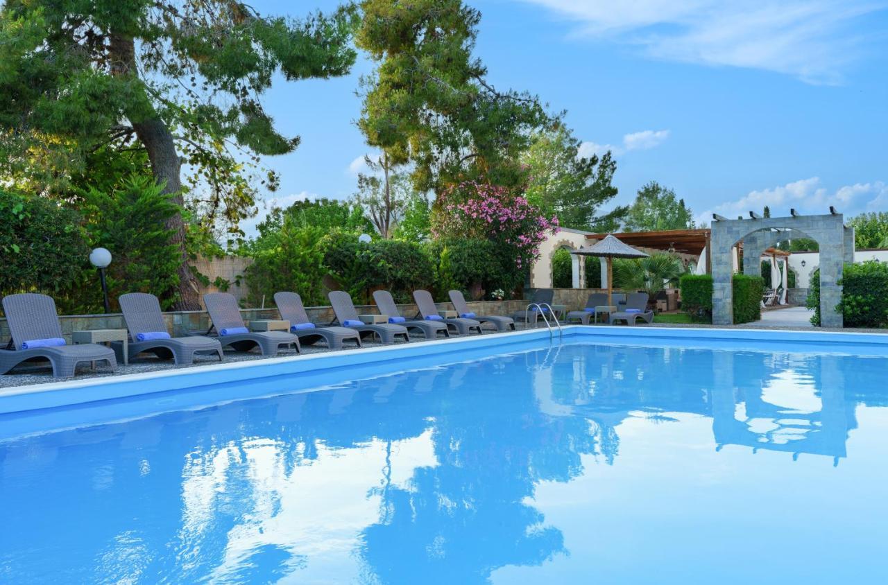Stefania Hotel Amarynthos Esterno foto